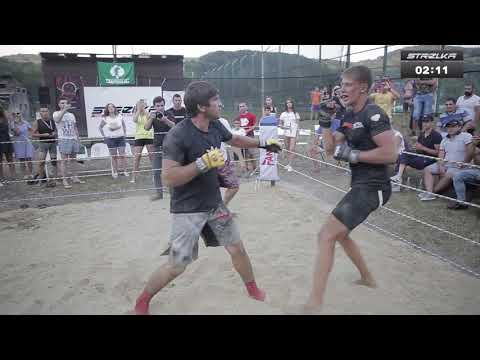 Видео: Бешенный Бой двух обычных мужиков!!!