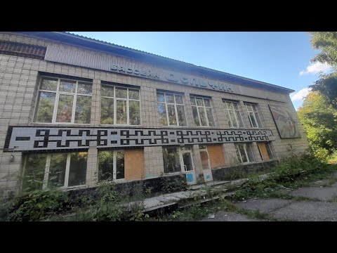 Видео: Проник в заброшенный бассейн  дельфин/страные голоса/чуть не поймали?