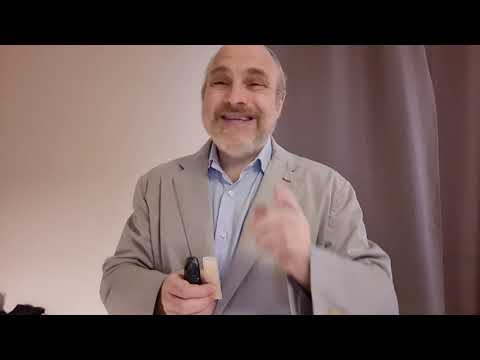 Видео: Урок 10 Как поставить трость на мундштук от альт саксофона и издать звук