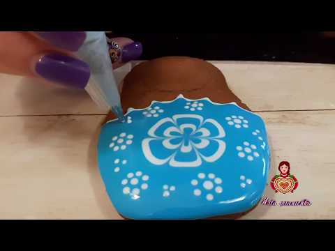 Видео: Роспись пряника по мокрому / пряник-матрёшка / рисуем цветок в технике "по мокрому"