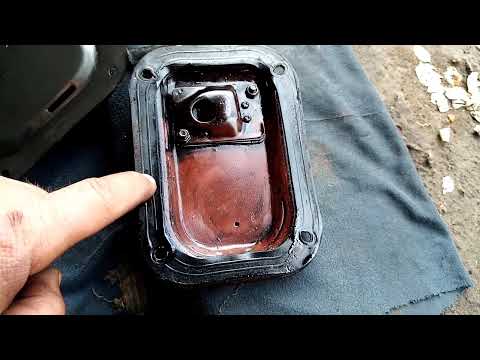 Видео: Проверка утечки масла. Сапун. 2 часть.