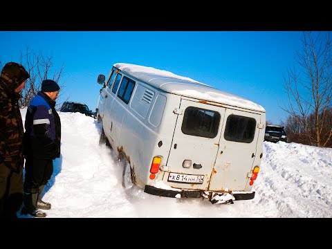 Видео: ЦАРЬ ГОРЫ! МАЖОР вложил в НИВУ миллионы и зарубился с Хитманом на УАЗ Буханка
