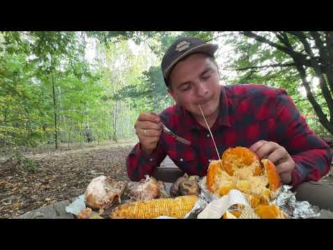 Видео: ОГНЕННАЯ ЯМА ИЛИ КАК ПРИГОТОВИТЬ ЦЕЛУЮ КУРИЦУ В ЛЕСУ #bushcraft #дикаяприрода #выживание