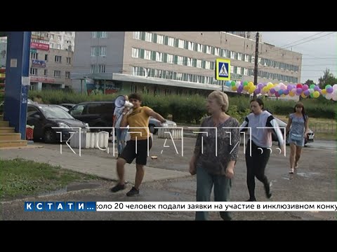 Видео: Торговцы дешевой одеждой, выдаваемой за люксовые бренды, пугают прохожих неадекватностью