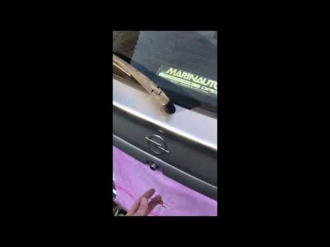 Видео: Opel Astra g заклинил замок багажника . Как отремонтировать замок багажника