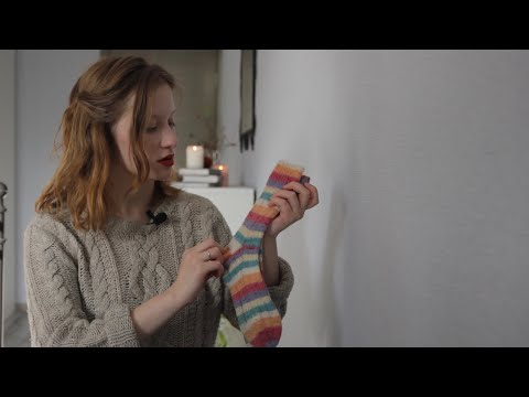 Видео: ГОТОВЫЕ РАБОТЫ В ОКТЯБРЕ | СВИТЕР ИЗ SOFT DONEGAL TWEED | МНОГО НОСКОВ