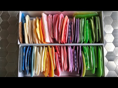 Видео: Soap crunch, soap plates, ASMR sound/ хрустим мыльными пластинками, асмр мыло