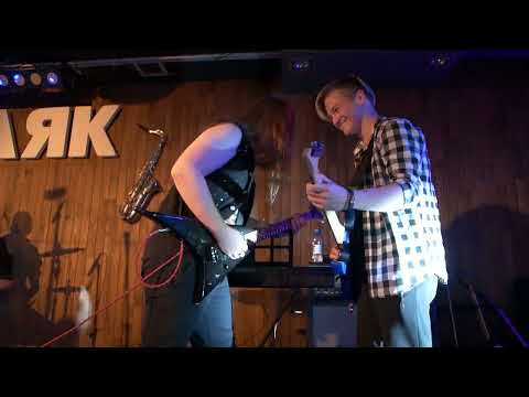 Видео: Виктор Баринов - Back in Black (AC/DC)