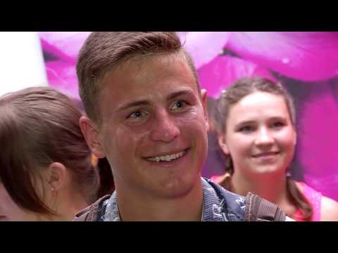 Видео: "Время помогать"  фильм про воспитанников детского дома