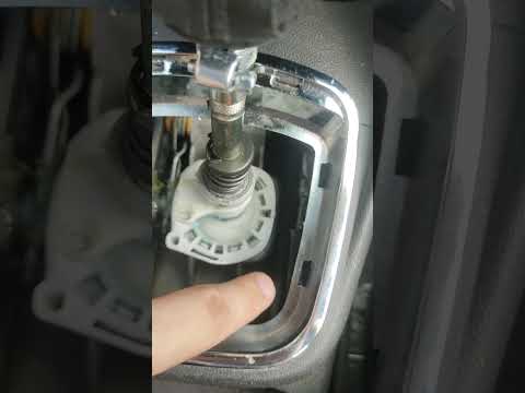 Видео: Polo sedan, rapid - убрать люфт кулисы, плохое включение передач