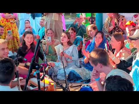 Видео: Киртаны в палатке Нама Амриты Садху Санга 2025