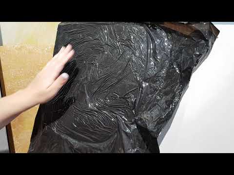 Видео: Простейший способ нанесения декоративной штукатурки с помощью пленки.