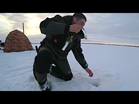 Видео: НА ТАКИЕ СНАСТИ Я ЕЩЁ НЕ ЛОВИЛ!!!  ВЕСЕННЯЯ РЫБАЛКА НА КРАЙНЕМ СЕВЕРЕ