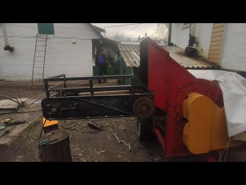 Видео: Гарбузовий комбайн MOROZ 1.5m +підборщик