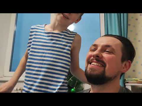 Видео: Сегодня наряжаем ЖУБЕРКУ)!!! Новое слово на-гарамудском!!! #гарамуда #юмор #папасын #garamuda #елка