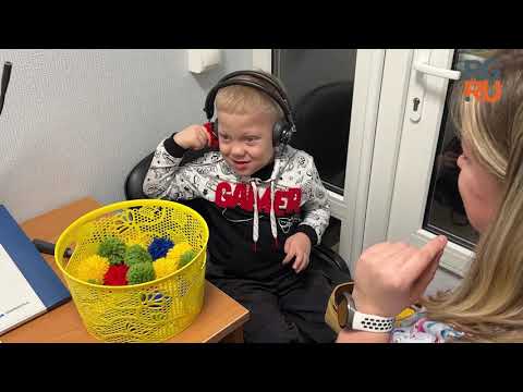 Видео: Занятия Игната (5 лет), который стал слышать и учится говорить