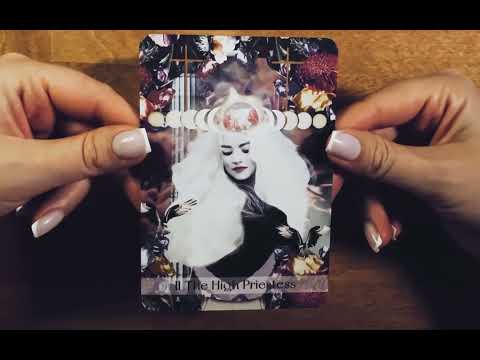 Видео: The moon dust tarot обзор колоды