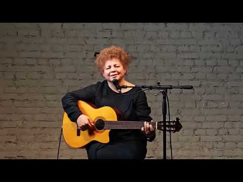 Видео: Людмила Катерисова - "Сизый лети голубок" музыка и стихи Евгения Бачурина"