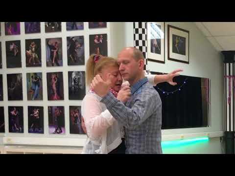 Видео: Posture of tango, step, abrazo. 1 часть 1-го урока с Эльвирой Малишевской