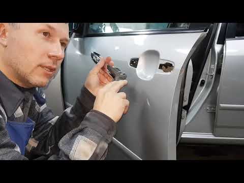 Видео: Toyota Spacio  замена наружных ручек.