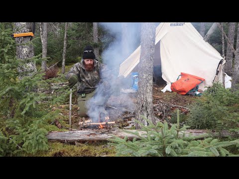 Видео: 3 дня БЕЗ СЕТИ. Жизнь в брезентовой палатке — охота, приготовление пищи, сплав на каноэ и застрев...