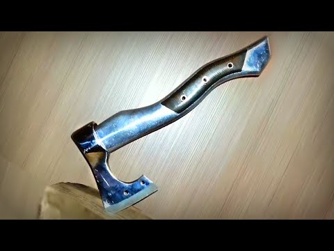 Видео: Такого топора вы точно еще не видели. Я его сварил а затем отлил!