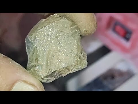 Видео: Я РАЗРЕЗАЛ ЭТОТ КАМЕНЬ НА АЛМАЗНЫЕ ОГРАНКИ