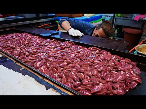 Видео: All You Can Eat свиные потроха, Легенда рынка Моран - Korean Street Food