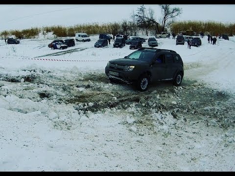 Видео: Дастер едет лучше нив! Штурмуем горку!
