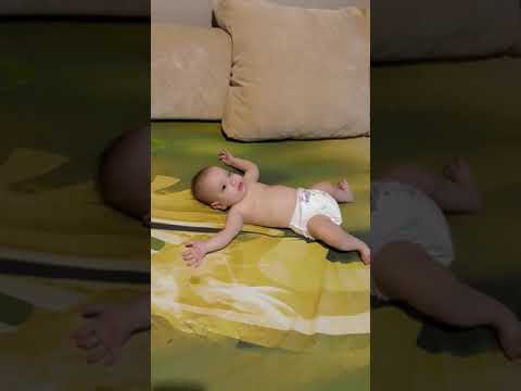 Видео: Недоношенный малыш 26 недель