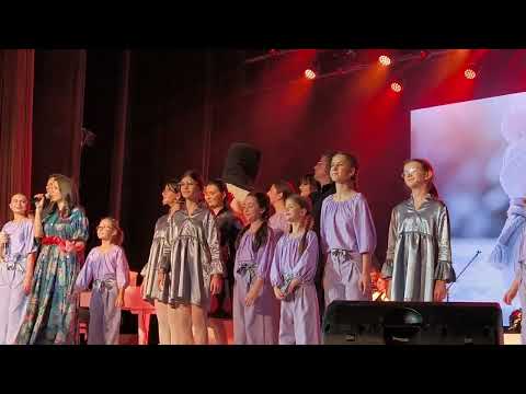 Видео: "Песента на Коледа" - коледен концерт на Стефан Диомов