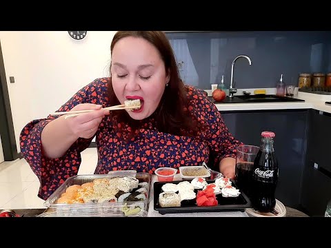 Видео: МУКБАНГ💥РОЛЛЫ🍱и Coca-Cola🥃Сет МЕГАХИТ 32 штучки🤤Скучно не бухать🤷‍♀️