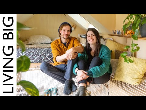 Видео: Пара построила во Франции крошечный дом, который изменил их жизнь