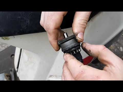 Видео: Honda tact заклинило двигатель разбираем выясняем причину часть 1