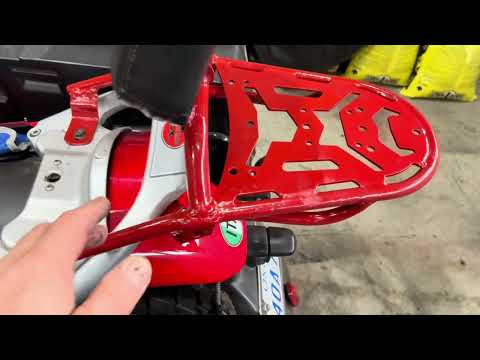 Видео: Дуги , багажник. Moto Guzzi Breva 750.