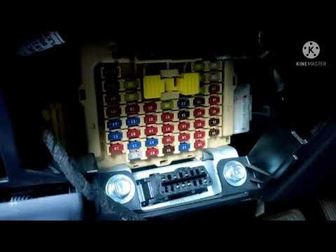 Видео: Скрытое подключение видерегистратора от основного блока предохранителей