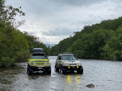 Видео: Suzuki Escudo, Kamchatka, Банные 2022, Off-Road, источники, реки, грязь, болото.