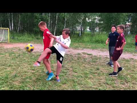Видео: АРТЁМ ИГРАЕТ ДВОРОВЫЙ ФУТБОЛ  6 ЧАСОВ ПОДРЯД..ЗА ГОРОДОМ У ДРУГА