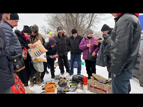 Видео: "СОКРОВИЩА барахолки: Уникальные НАХОДКИ по СМЕШНОЙ ЦЕНЕ! Открываем СОКРОВИЩНИЦУ прошлого"