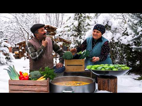 Видео: Уютная зимняя кухня | Приготовление Мясной Чорбы и Долмы