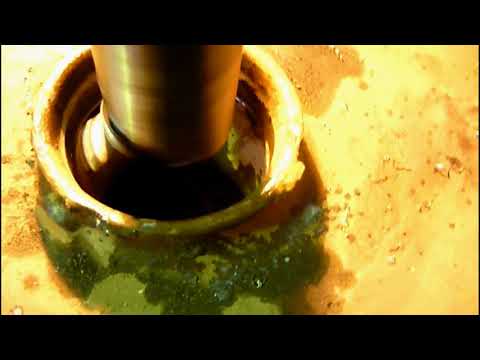 Видео: эксковатор ремонт натяжного колеса