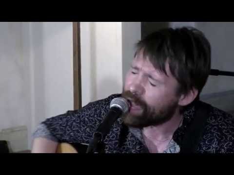 Видео: Макс ИвАнов - "На краю твоей улыбки" 07.10.2016 Краш-Клуб