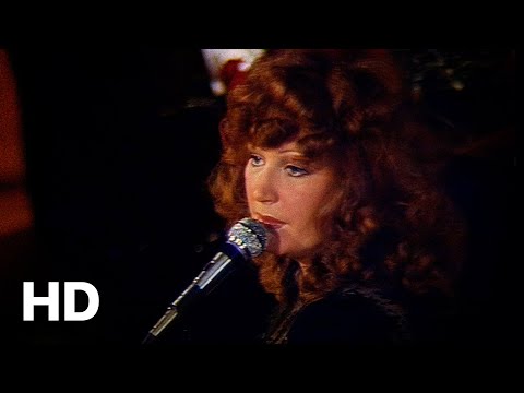 Видео: Алла Пугачёва - Старинные часы (Official HD Video) [Live]