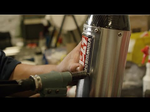 Видео: Перепаковка глушителя мотоцикла: объяснение и простота от Yoshimura R&D