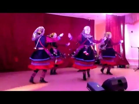 Видео: 07  03  2015г  Удмуртский танец   Рожкинские девочки