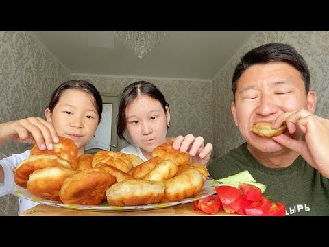 Видео: МУКБАНГ С ПЛЕМЯШКАМИ /ДОМАШНИЕ БЕЛЯШИ ОТ МАМОЧКИ😍❤️