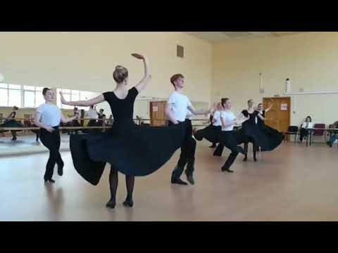 Видео: Этюд на основе движений киргизского танца, 3 курс НХТ. #этюд #народныйтанец