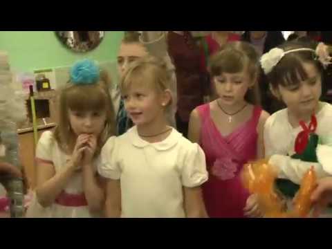 Видео: Новый Год 2014  1 А  класс г. Химки, лицей 11