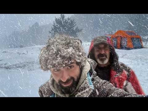 Видео: ЗАМОРОЗ! КЕМПИНГ В МЕТЕ