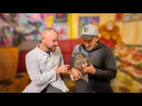 Видео: Люська не хочет давать доктору Василию ЛЕЧИТЬ ТОМИКА, она не хочет его отпускать ни на минуту)